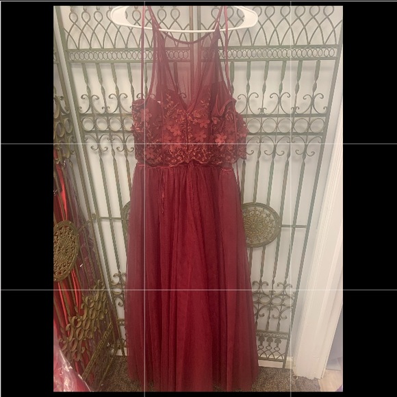 NWT BEAUTIFUL Tulle Dress with Flowers πΉ - Picture 3 of 4